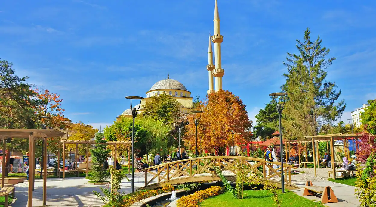 هزینه سفر به وان در 2026: چقدر بودجه لازم داریم؟