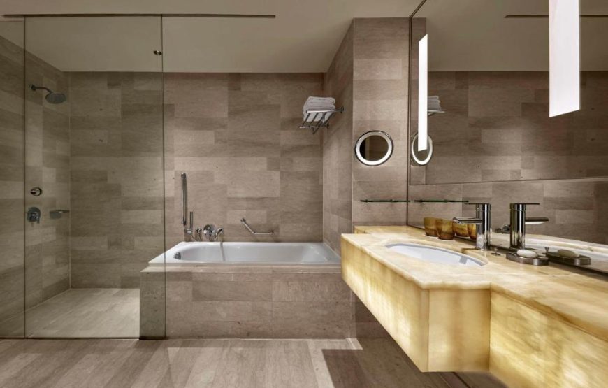 Traders Hotel Kuala Lumpur | هتل  تریدرز