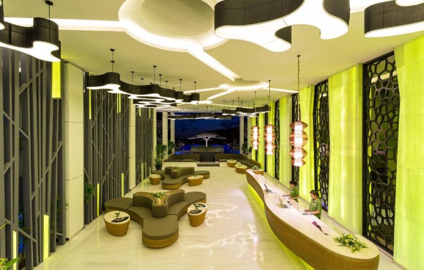 Crest Resort Phuket | هتل کرست