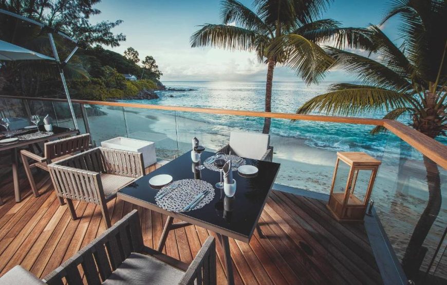 Carana Beach Hotel | هتل کارنا بیچ سیشل