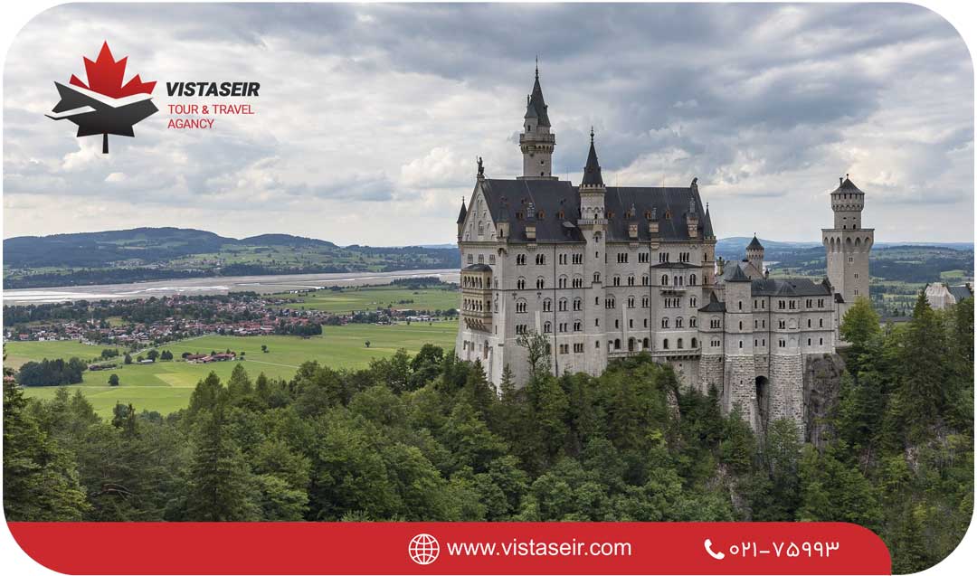 🇩🇪✨ جاذبه های گردشگری و تفریحی آلمان در سال 2026 8 قلعه نویشواناشتاین | Neuschwanstein Castle؛ نماد افسانهای در قلب آلمان
